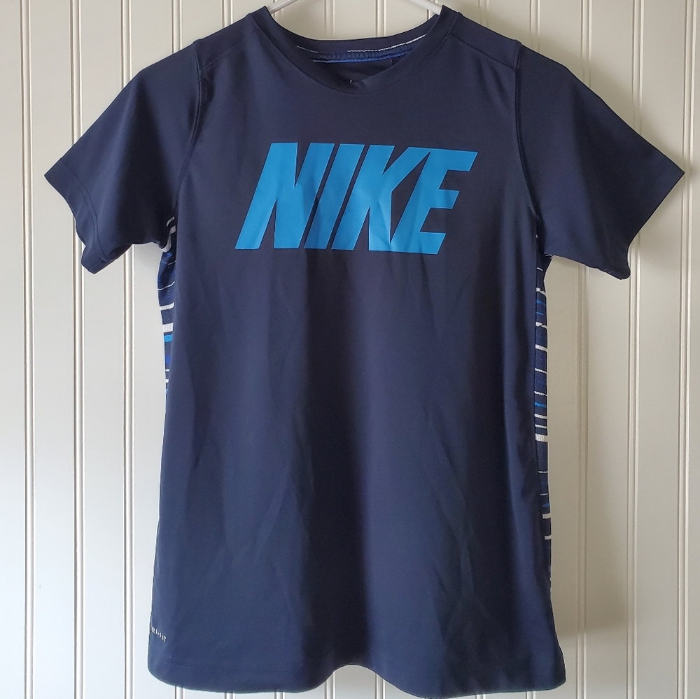 Nike Shirt Youth/Jr's Sz L